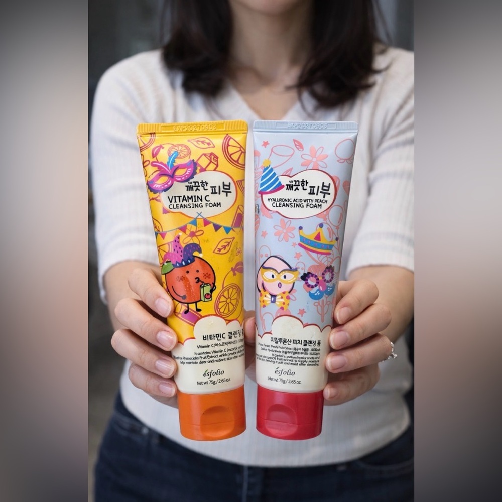 K-Beauty Esfolio Vitamin C‎ and Hyaluronic Acid Cleansing Foam Duo Set